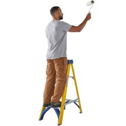 Werner 4 Tread Trade Fibreglass Step Ladder - BS 2037 EN131 Professional -Insulation Materials Shop 7160418 ai paintingrollermale