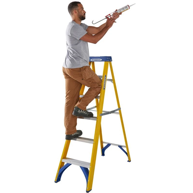 Werner 6 Tread Trade Fibreglass Step Ladder - BS 2037 EN131 Professional 7 Werner 6 Tread Trade Fibreglass Step Ladder - BS 2037 EN131 Professional - Image 5